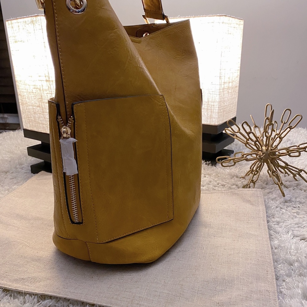 Handbag - Picture 3 of 4